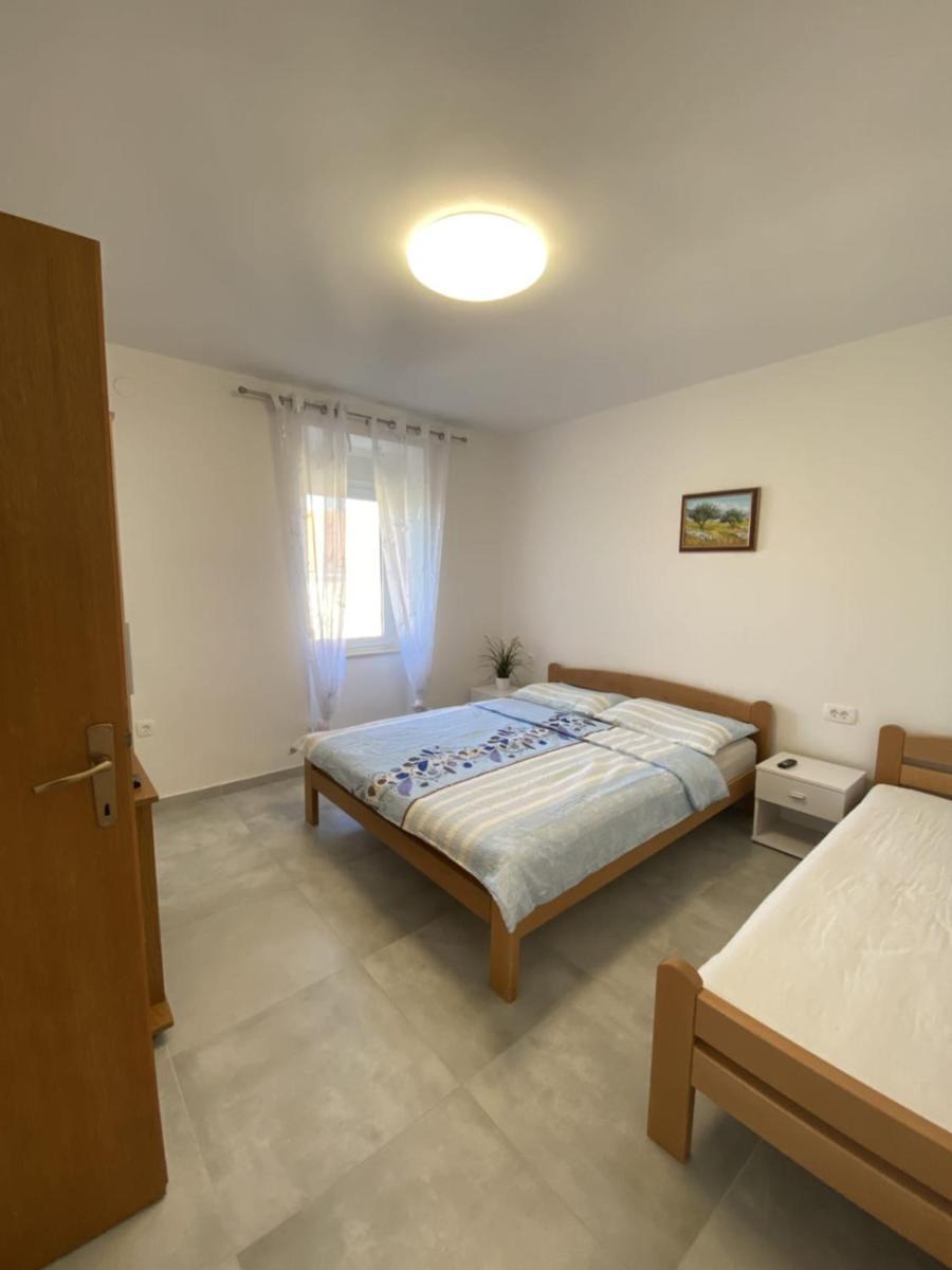 Apartmani Radosav ชิโล ภายนอก รูปภาพ